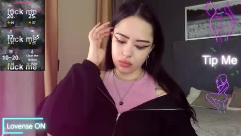 Kim online show from 01-13-26, 05:02