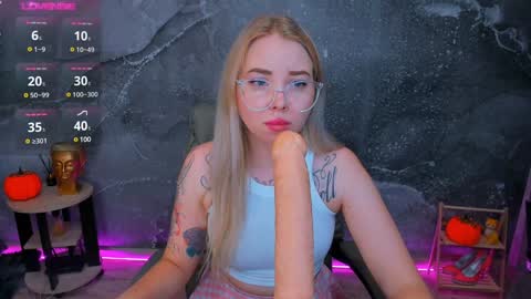 Snapshot of kim_girl_next_door chatting on 12-02-24, 01:35 KIM online show from 12-02-24, 01:35