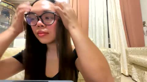 Snapshot of kim_kyile chatting on 04-10-26, 04:12 KYLIE online show from 04-10-26, 04:12