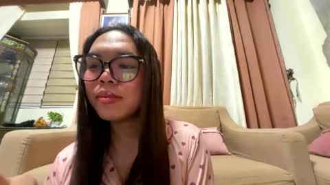 Snapshot of kim_kyile chatting on 04-17-26, 02:09 KYLIE online show from 04-17-26, 02:09