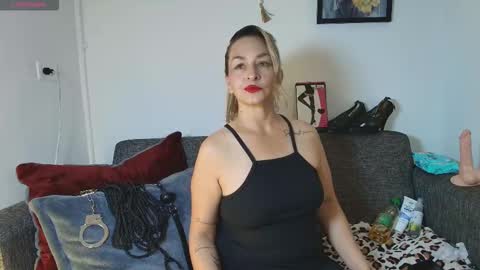 Kim online show from 11-27-25, 06:54