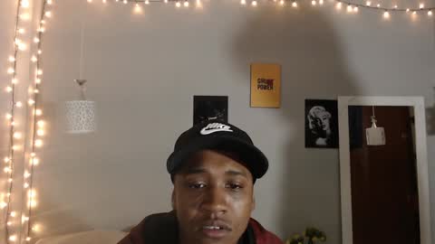 Snapshot of kimandyuk chatting on 01-03-25, 07:18 Kim  Yuk online show from 01-03-25, 07:18