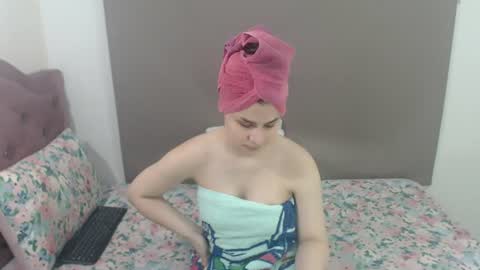 Snapshot of kimberjamesxx chatting on 06-23-26, 03:37 DANIELA online show from 06-23-26, 03:37