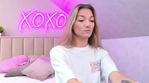 kimberlly_smith online show from 10-08-25, 01:03