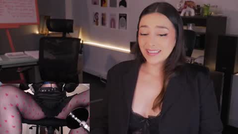 Snapshot of kimberly_clars chatting on 01-05-26, 07:28 Kimberly 1200-1900 GMT-5 online show from 01-05-26, 07:28