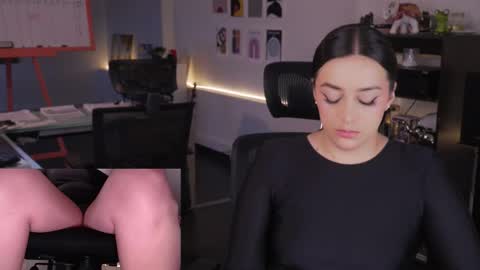 Snapshot of kimberly_clars chatting on 01-06-26, 08:01 Kimberly 1200-1900 GMT-5 online show from 01-06-26, 08:01