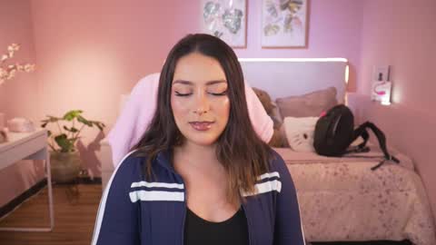 Snapshot of kimberly_clars chatting on 02-15-26, 05:09 Kimberly 1200-1900 GMT-5 online show from 02-15-26, 05:09