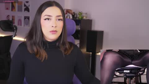 Snapshot of kimberly_clars chatting on 02-20-26, 05:13 Kimberly 1200-1900 GMT-5 online show from 02-20-26, 05:13