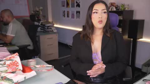 Snapshot of kimberly_clars chatting on 02-22-26, 05:00 Kimberly 1200-1900 GMT-5 online show from 02-22-26, 05:00