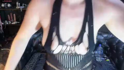 Snapshot of kimberly_swan_ chatting on 07-16-26, 06:25 KIMBERLY SWAN online show from 07-16-26, 06:25