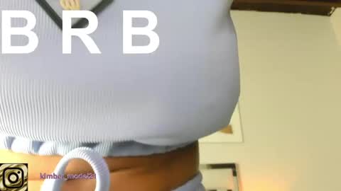 Snapshot of kimberlycoxxx chatting on 12-18-24, 01:48 kimberly online show from 12-18-24, 01:48