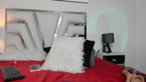 Snapshot of kimberlycoxxx chatting on 01-27-25, 01:05 kimberly online show from 01-27-25, 01:05