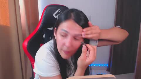 Snapshot of kimflexible_ chatting on 01-25-25, 09:35 Kim 3 online show from 01-25-25, 09:35