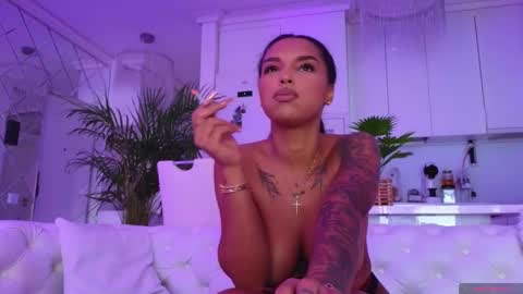 Kim online show from 12-18-25, 01:17