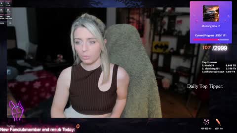 Wolfs Girl online show from 01-11-25, 11:46