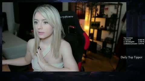 Wolfs Girl online show from 01-25-25, 02:25