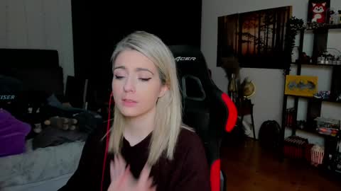 Wolfs Girl online show from 02-20-26, 03:12