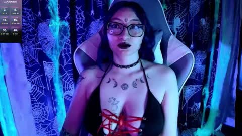 Snapshot of kimlennox_ chatting on 10-26-25, 01:28   online show from 10-26-25, 01:28