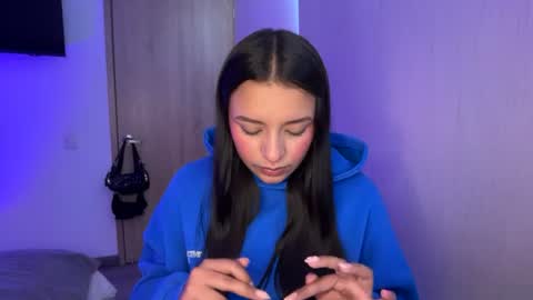 Snapshot of kimmi_foxy chatting on 07-17-26, 04:01 kimmi online show from 07-17-26, 04:01