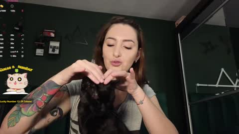 Kimmie online show from 12-20-25, 08:54