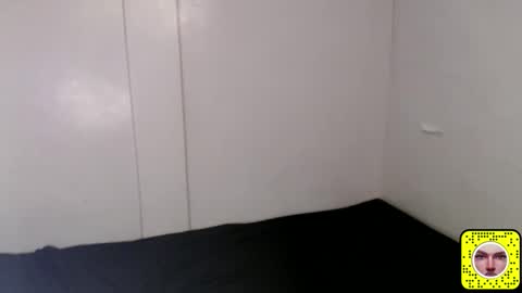 Snapshot of kimmy_fuckinggreat chatting on 12-09-24, 07:06 kim ejara online show from 12-09-24, 07:06