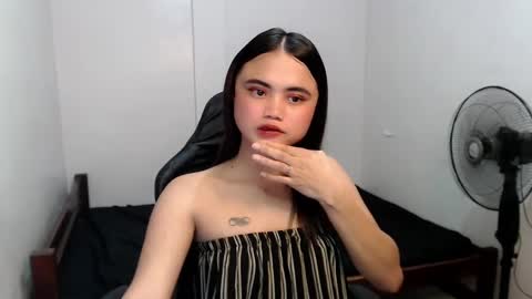 Snapshot of kimmy_fuckinggreat chatting on 02-11-25, 04:44 kim ejara online show from 02-11-25, 04:44