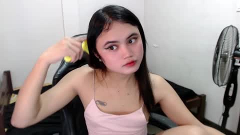 Snapshot of kimmy_fuckinggreat chatting on 03-01-25, 11:17 kim ejara online show from 03-01-25, 11:17