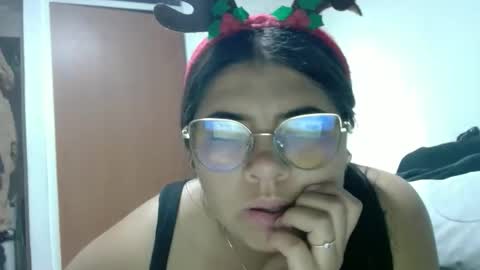 Snapshot of kimmy_kimmy_ chatting on 12-17-25, 03:45 Kimmy online show from 12-17-25, 03:45