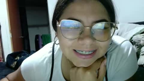Snapshot of kimmy_kimmy_ chatting on 01-06-26, 11:18 Kimmy online show from 01-06-26, 11:18