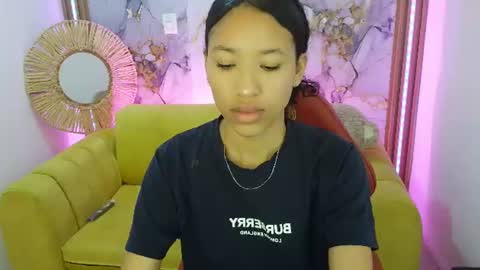 Snapshot of kimmy_m_ chatting on 06-09-26, 01:01 kimmy_m_ online show from 06-09-26, 01:01