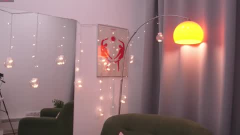 Snapshot of kimplusvibes chatting on 02-05-26, 07:24 online on Wednesday online show from 02-05-26, 07:24