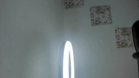 Snapshot of kimthompsonn chatting on 12-15-24, 09:03 Kim Thompson online show from 12-15-24, 09:03