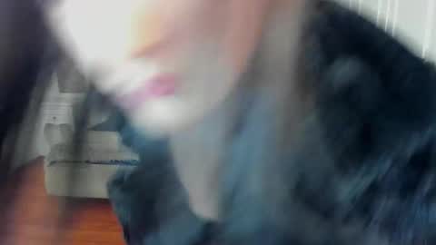 Kim online show from 10-24-25, 07:54