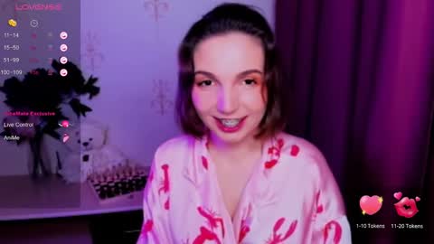 Hazel online show from 11-25-25, 12:21