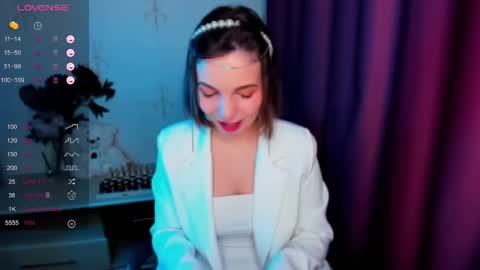 Hazel online show from 12-04-25, 12:42