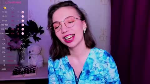 Hazel online show from 03-22-26, 11:52