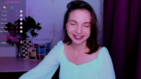 Snapshot of kindhazelhere_ chatting on 07-15-26, 01:55 Hazel online show from 07-15-26, 01:55