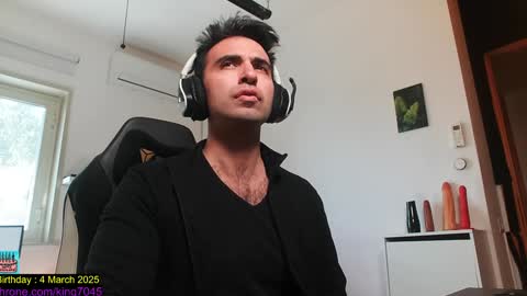 Snapshot of king7045 chatting on 01-31-25, 10:52 king7045 online show from 01-31-25, 10:52