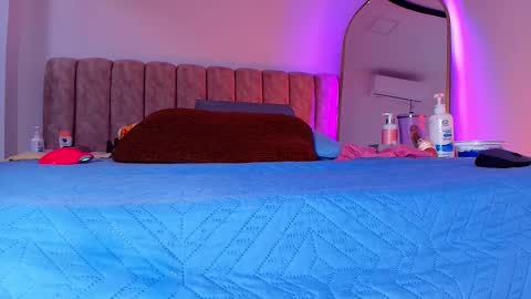 Snapshot of king_bella_ chatting on 02-26-26, 03:05 Bella online show from 02-26-26, 03:05