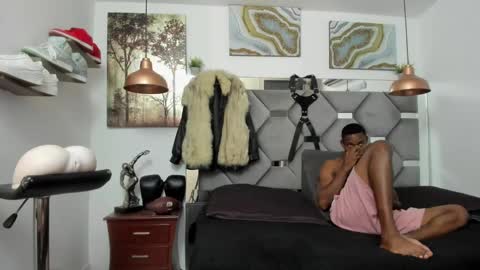 Snapshot of king_fitt_ chatting on 01-30-25, 02:47 HOT MEN BLACK online show from 01-30-25, 02:47