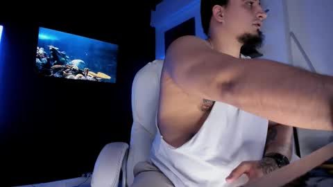 Snapshot of kingbear777 chatting on 09-22-25, 02:02 King Bear online show from 09-22-25, 02:02