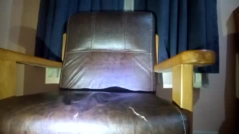 Snapshot of kingemizzy chatting on 07-21-26, 02:25 kingemizzy online show from 07-21-26, 02:25