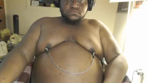 Snapshot of kinggrizzom chatting on 01-08-25, 04:12 Tyrell online show from 01-08-25, 04:12