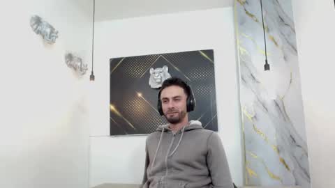 KING  online show from 04-15-26, 03:35