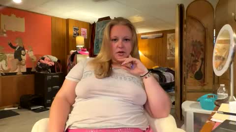 kinkikittiekat online show from 05-18-26, 05:02