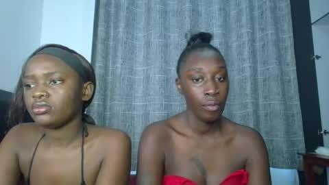 Snapshot of kinky_leila chatting on 06-22-26, 05:15 kinky_leila online show from 06-22-26, 05:15