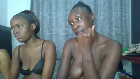 Snapshot of kinky_leila chatting on 07-01-26, 10:42 kinky_leila online show from 07-01-26, 10:42