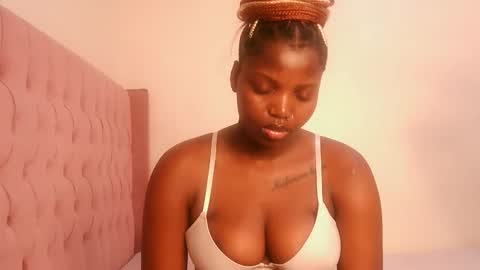 Lola online show from 03-08-26, 09:13