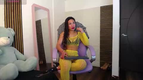 Snapshot of kinky_milky chatting on 09-09-25, 01:49 Lia online show from 09-09-25, 01:49