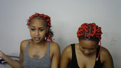 Snapshot of kinky_secrett chatting on 09-17-25, 01:24 Cupshee and cushey online show from 09-17-25, 01:24